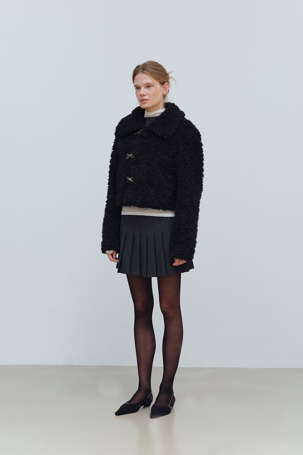 YUSE Hook Closing Unbalance Collar Fur Short Jacket Black