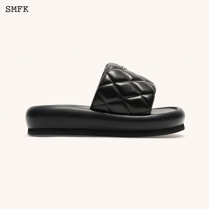 SMFK Compass Dark Bread Shape Slippers