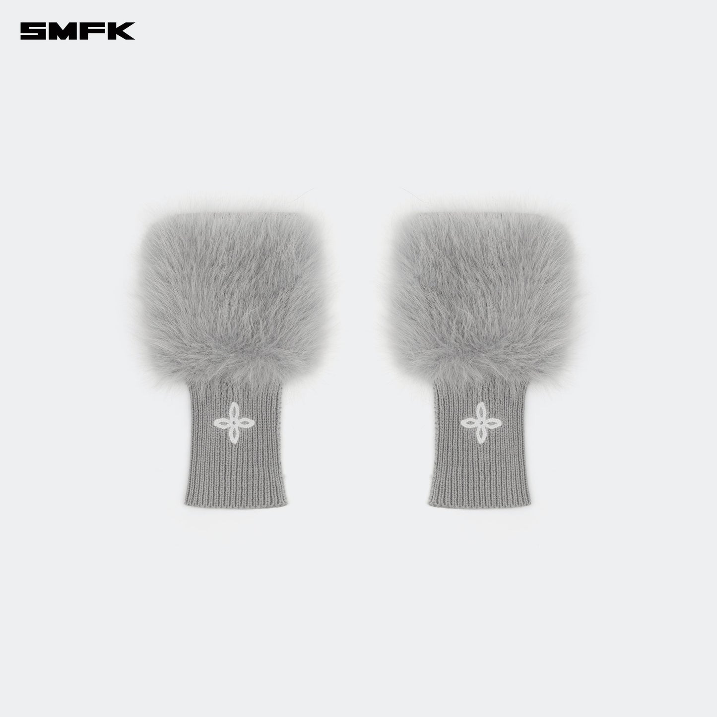 SMFK Compass Snowman Furry Gloves In Gray