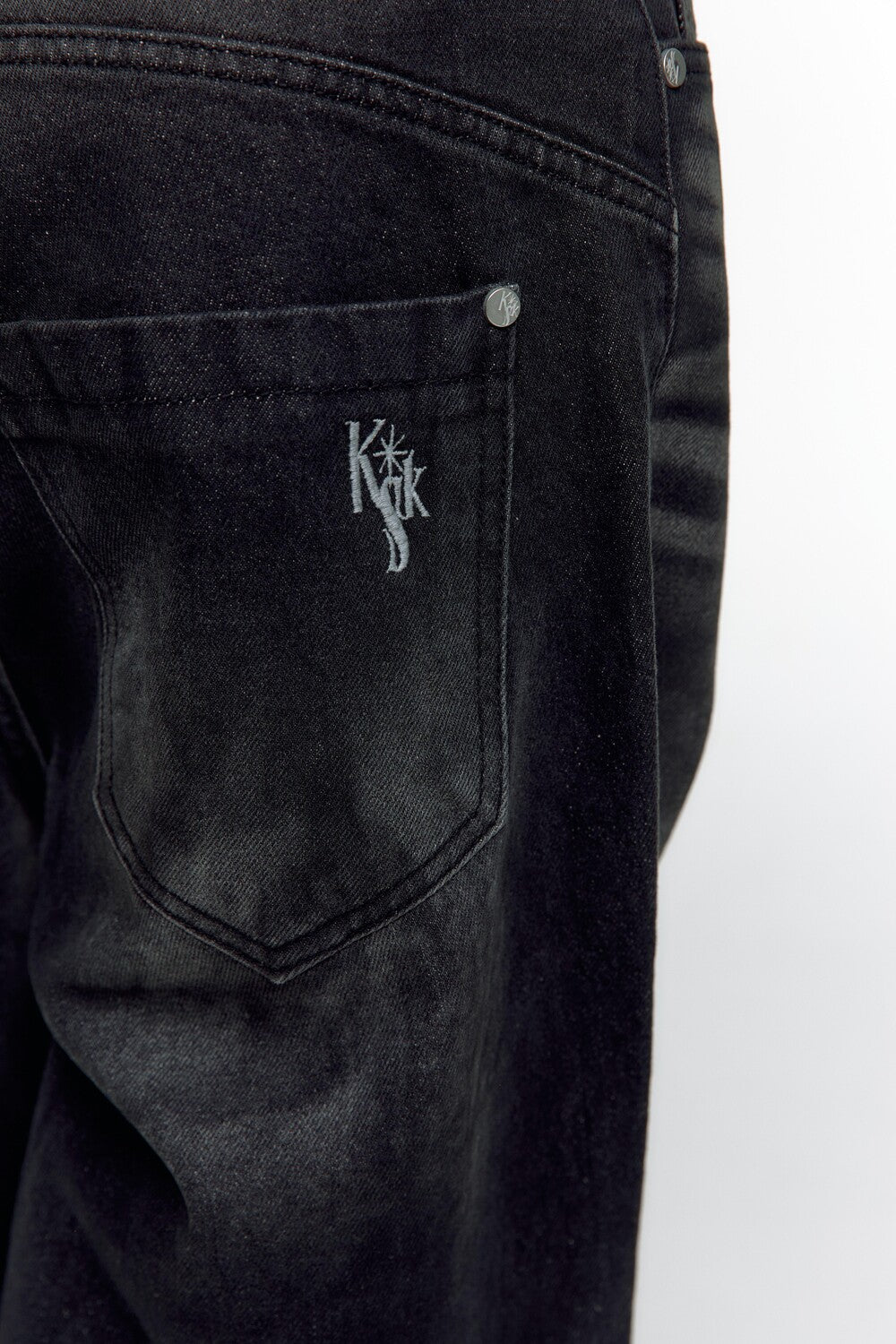 KASHIKO Washed RIvet Wide Jean Black