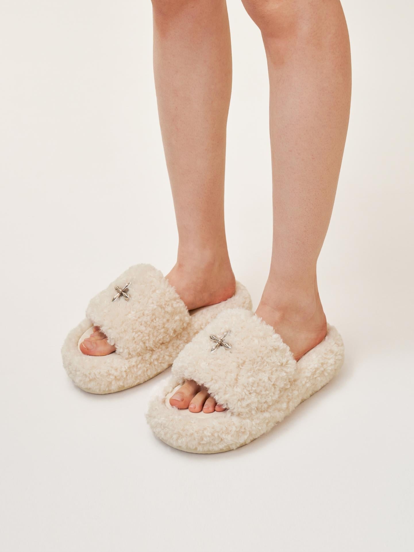 SMFK Compass Woolly White Velvet Plush Slippers